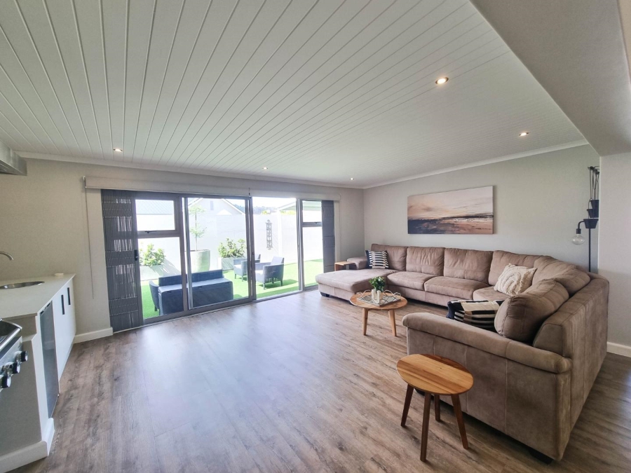 3 Bedroom Property for Sale in Sandbaai Western Cape